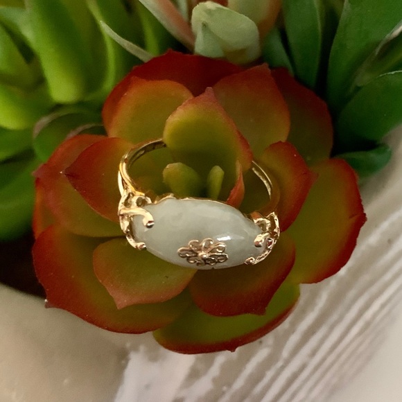 SOLD ~ Nephrite Jade East West Ring, 14k Gold - Picture 3 of 11